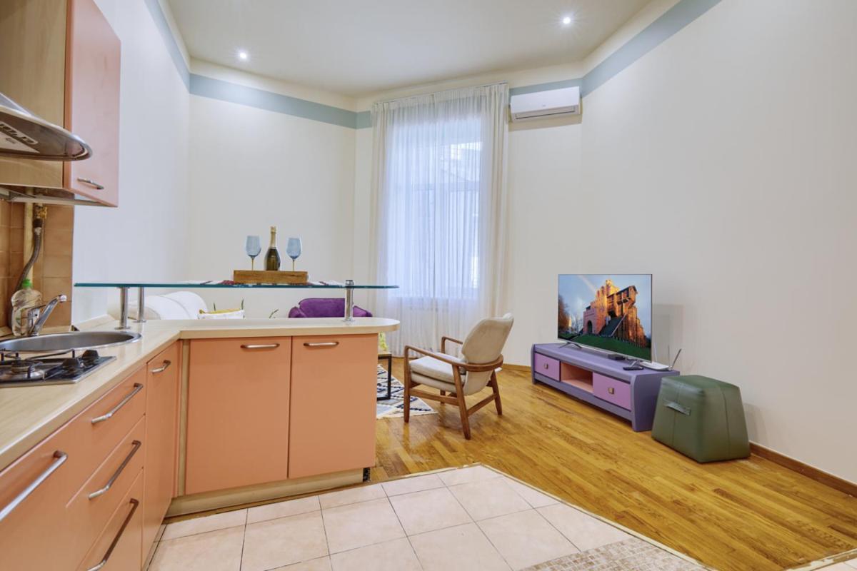 Apartments Near The Golden Gate Kiev Esterno foto