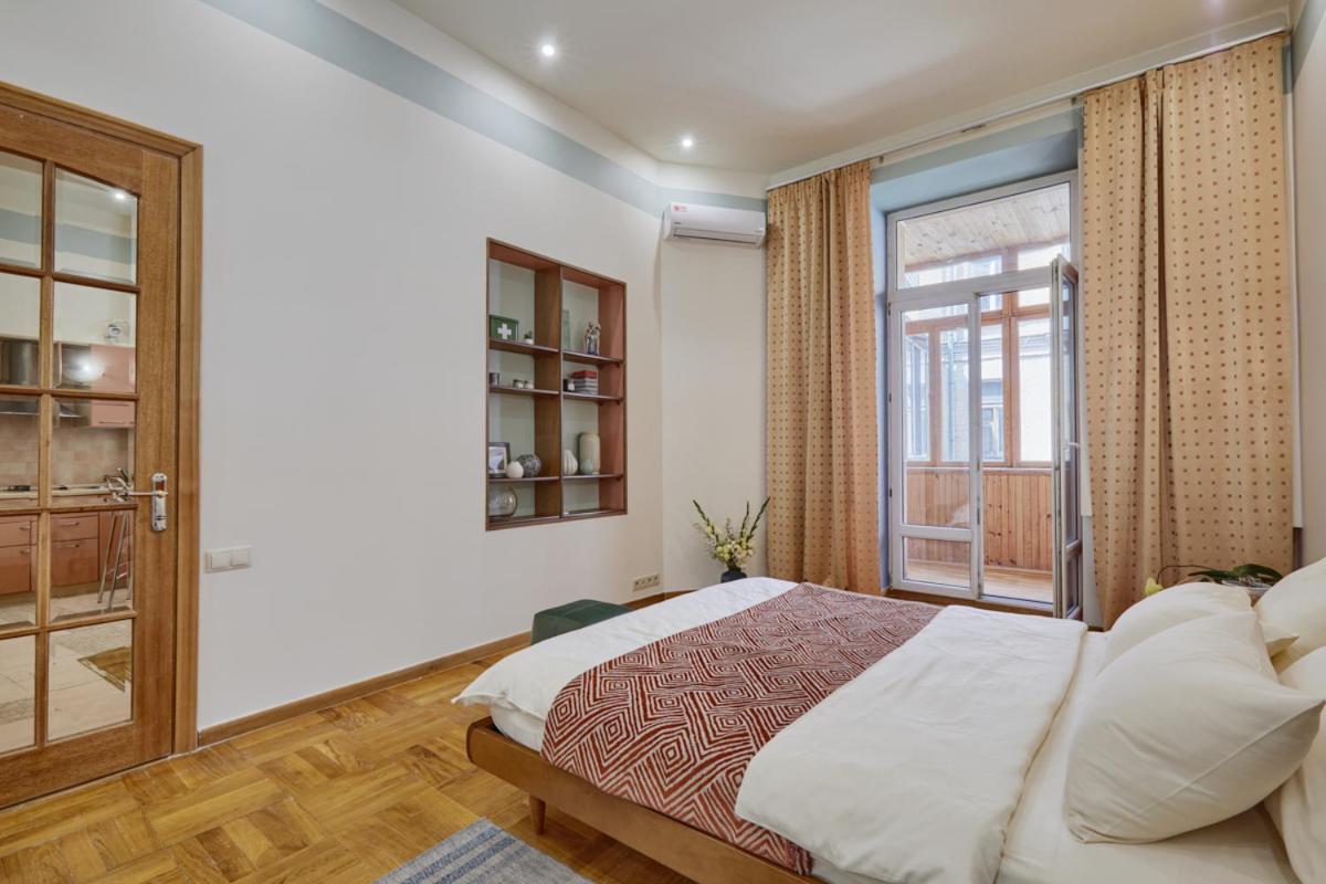 Apartments Near The Golden Gate Kiev Esterno foto